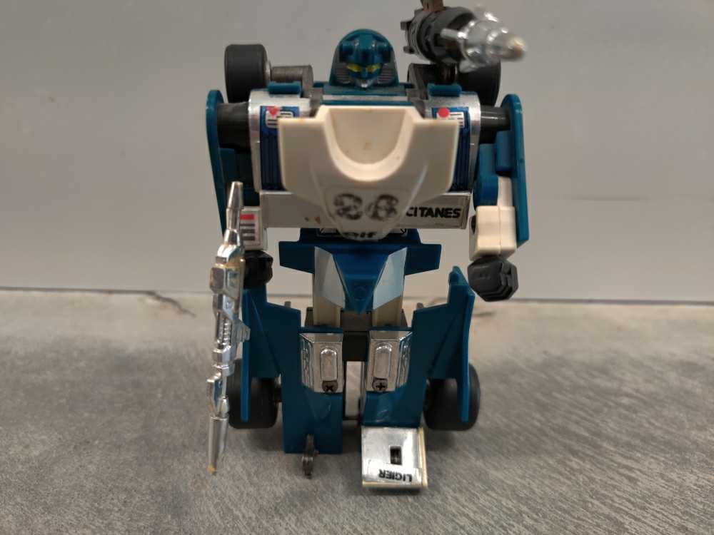 Mirage 3rd Robot Mode 1984 Cars Missing Right Foot - Hasbro (1984) action figure collectible - Main Image 2