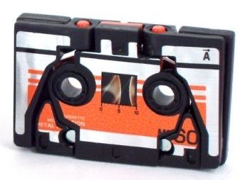 Laserbeak 3rd (No Date Stamp) Cassette - Hasbro (1984) action figure collectible - Main Image 2