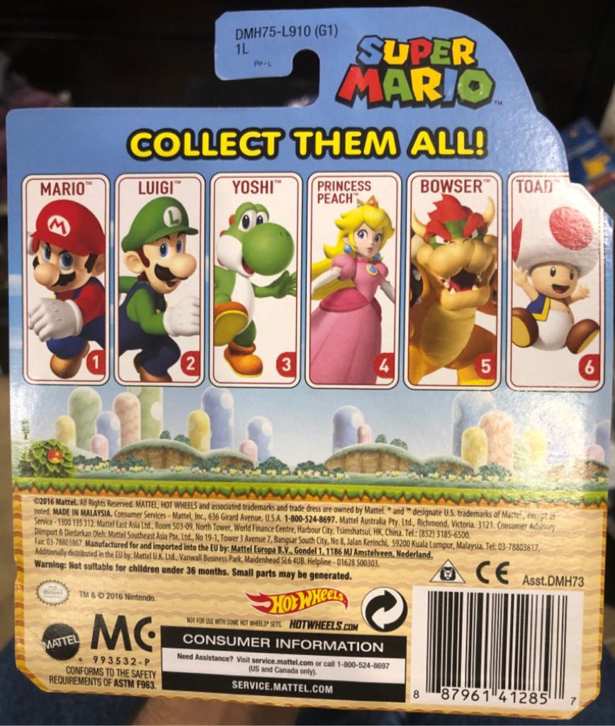 Hot Wheels Character Cars: Super Mario: Luigi 2/6 - Mattel (Hot Wheels) (Super Mario) action figure collectible - Main Image 2