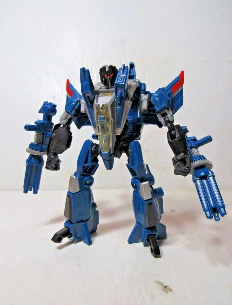 Thundercracker Robot Mode - Hasbro (Generations War For Cybertron) action figure collectible - Main Image 2