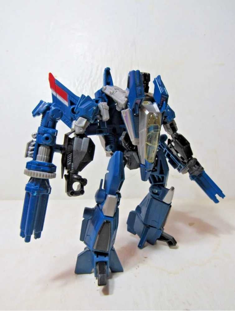 Thundercracker Robot Mode - Hasbro (Generations War For Cybertron) action figure collectible - Main Image 3