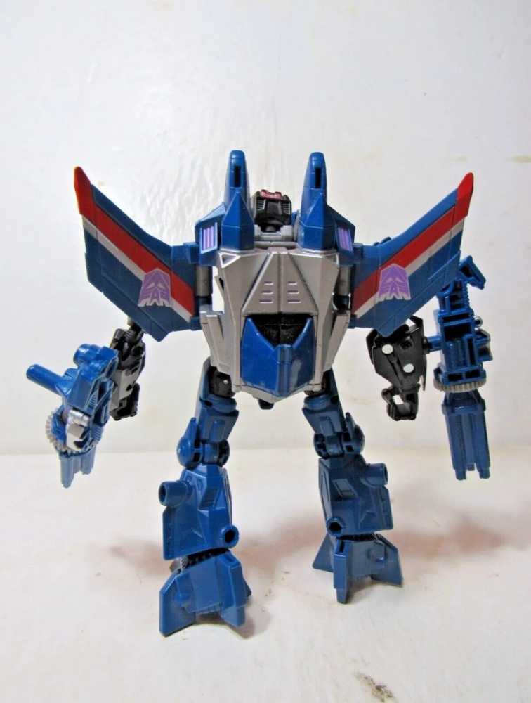 Thundercracker Robot Mode - Hasbro (Generations War For Cybertron) action figure collectible - Main Image 4