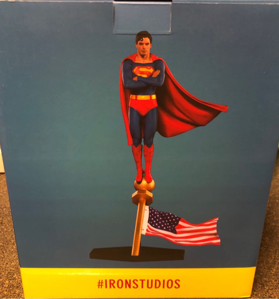Iron Studios Art Scale Deluxe Edition Superman The Movie - Iron Studios (1/10 Scale Statue) action figure collectible [Barcode 606529302634] - Main Image 2