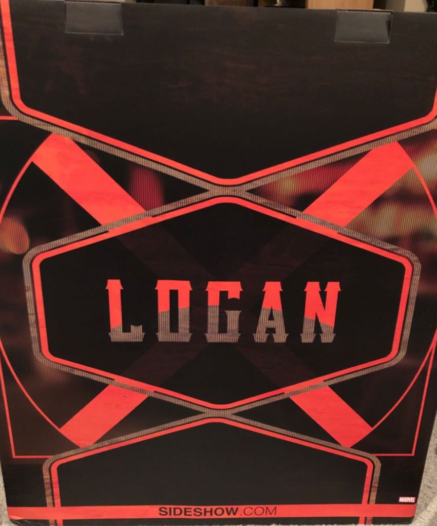 Sideshow Exclusive Premium Format Logan - Sideshow action figure collectible [Barcode 747720238824] - Main Image 2