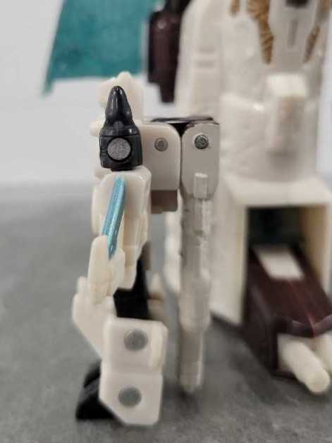 Safeguard 1st With Vector Prime - Hasbro (Cybertron) action figure collectible - Main Image 4