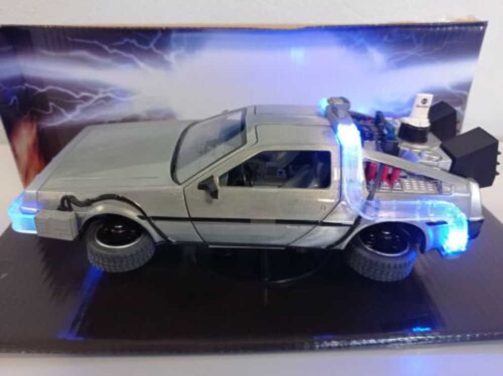 Back to the Future 2 Delorean Time Machine Lights 1:24 Jada - JADA TOYS, Inc. (Back To The Future Part II) action figure collectible [Barcode 4006333069789] - Main Image 4