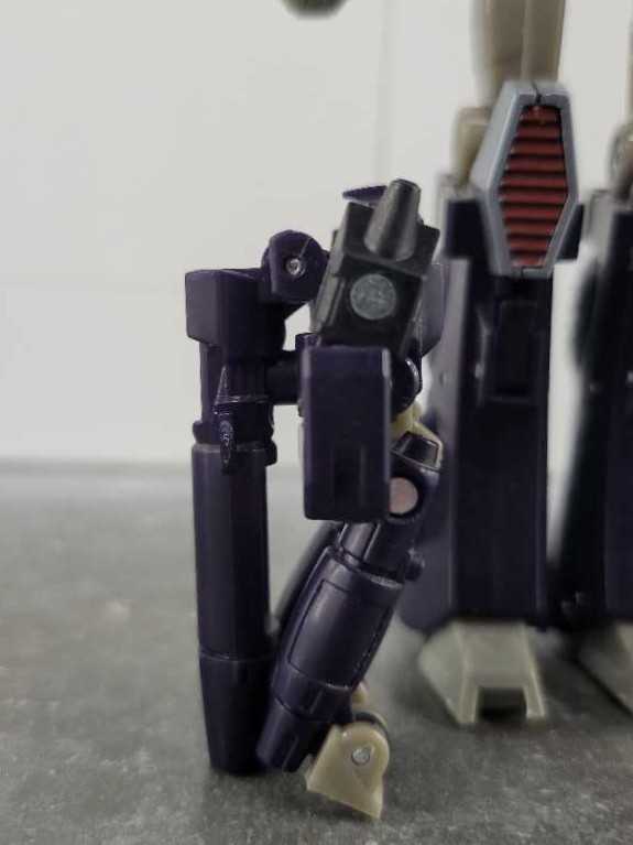 Nightstick With Cyclonus Robot Mode - Hasbro (Universe 2.0) action figure collectible - Main Image 2