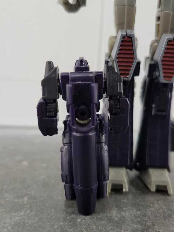 Nightstick With Cyclonus Robot Mode - Hasbro (Universe 2.0) action figure collectible - Main Image 3