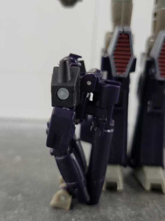 Nightstick With Cyclonus Robot Mode - Hasbro (Universe 2.0) action figure collectible - Main Image 4