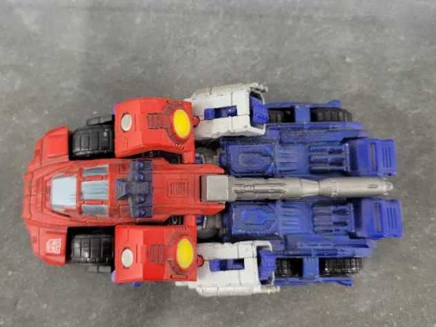 Optimus Prime 4th Vehicle Mode  - Hasbro (Titanium) action figure collectible - Main Image 2