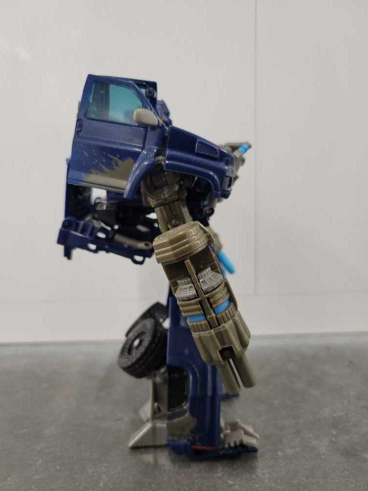 Ironhide Offroad Robot Mode - Hasbro (Movie) action figure collectible - Main Image 3