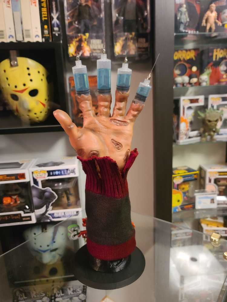 NOES 3 Syringe Hand  - Sharkeys Customs (Horror) action figure collectible - Main Image 2