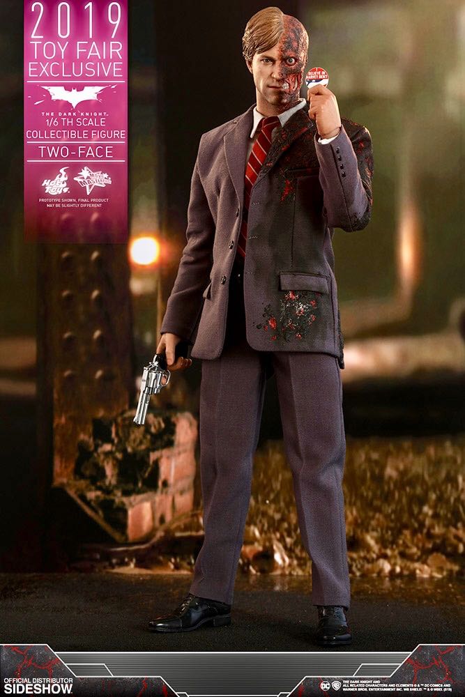 Two-Face (MMS546 - TDK TF) - Hot Toys (Batman) action figure collectible - Main Image 2