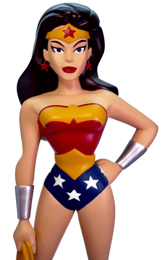 Wonder Woman (JL: TAS) Maquette - Warner Bros. Studio Store (Wonder Woman) action figure collectible - Main Image 2
