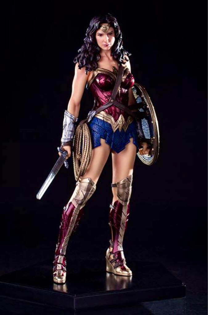 Wonder Woman (BvS: DoJ) 1/10 Art Scale Statue - Iron Studios (Wonder Woman) action figure collectible - Main Image 2