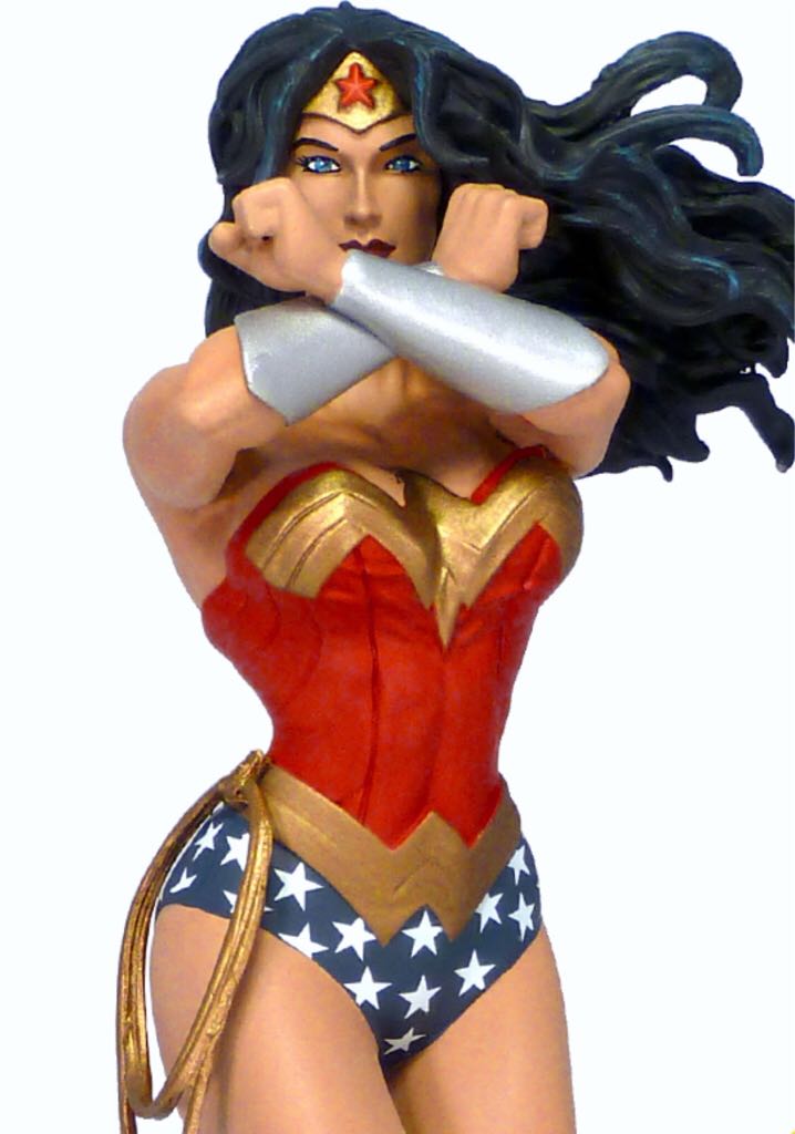 Wonder Woman (Defender) Collectible Statue Paperweight - Icon Heroes (Wonder Woman) action figure collectible - Main Image 2
