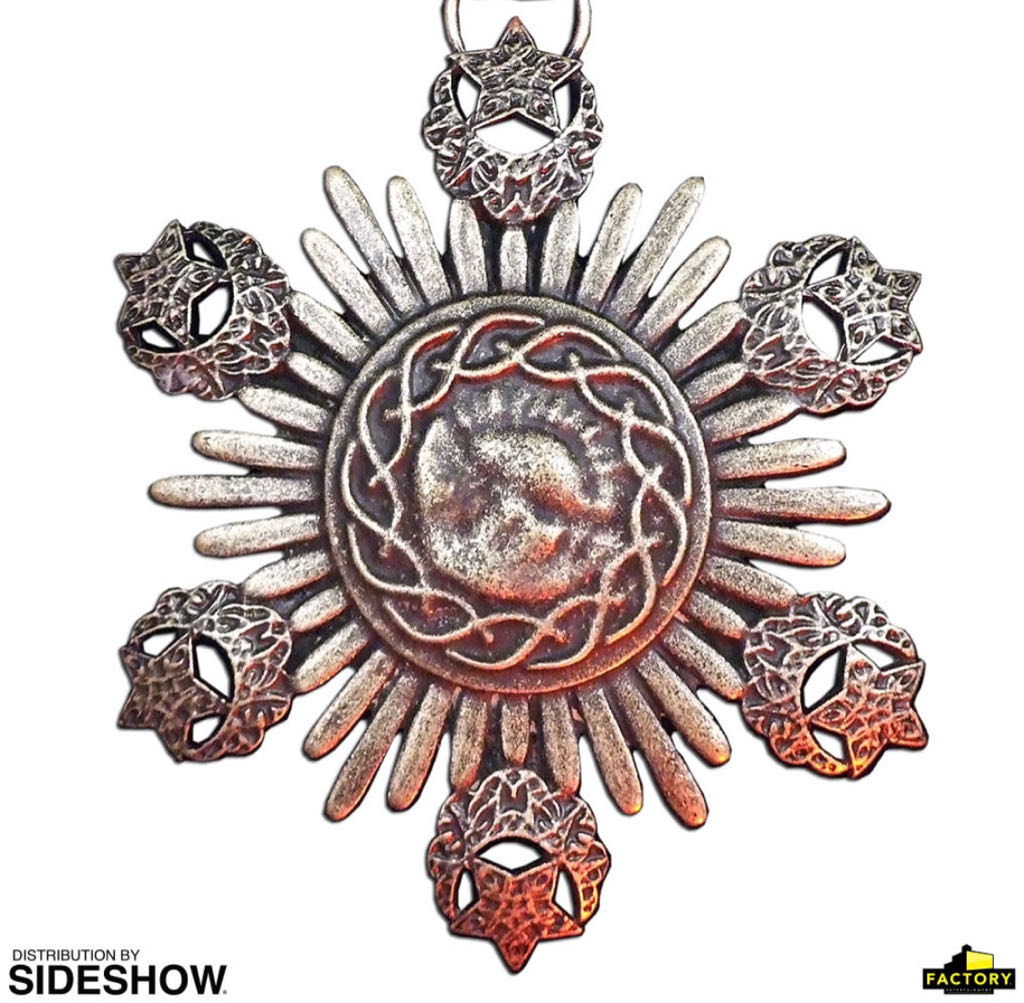 Dracula, The Medallion of (Prop Replica) - Factory Entertainment (Dracula) action figure collectible - Main Image 2