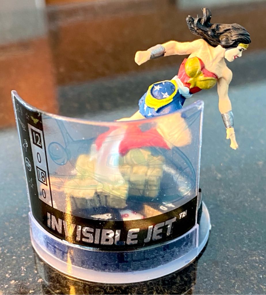 Wonder Woman (Golden Age) - HeroClix Figure - Wizkids/HeroClix (Wonder Woman) action figure collectible - Main Image 2