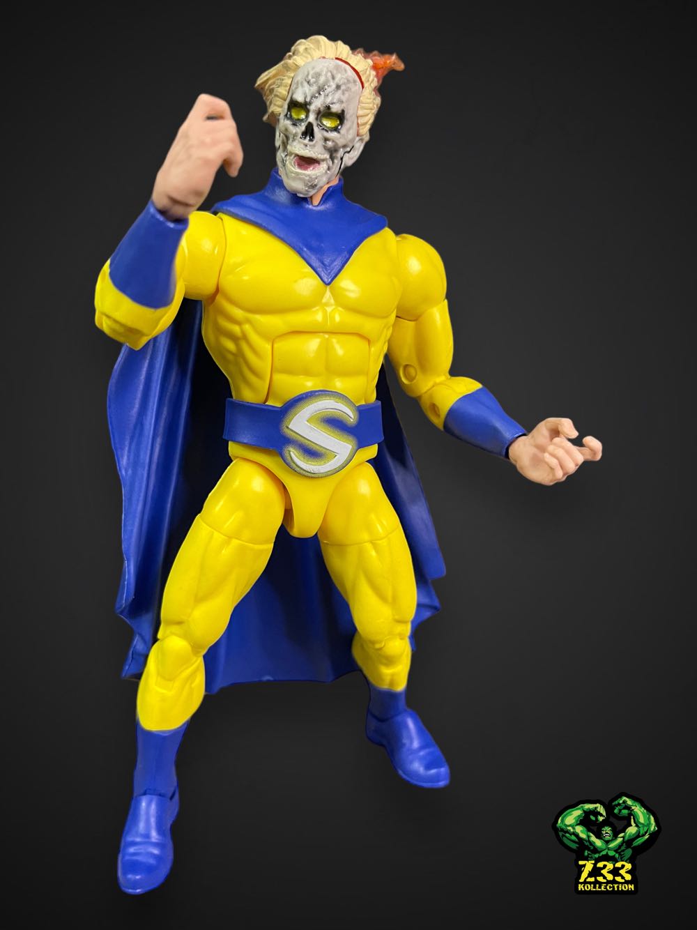 Marvel Legends (2011-????) (WEx27) Sentry - Hasbro (Marvel Legends Walgreens Exclusive) action figure collectible - Main Image 2