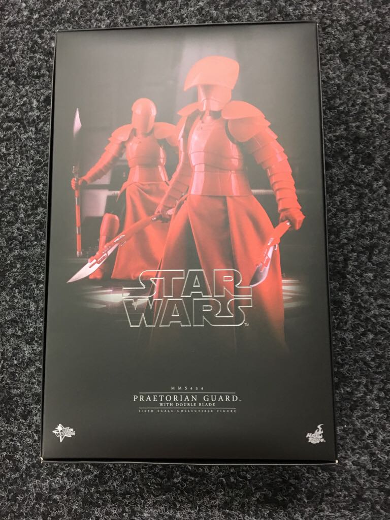 Star Wars Praetorian Guard With Double Blade - Hot Toys action figure collectible - Main Image 2