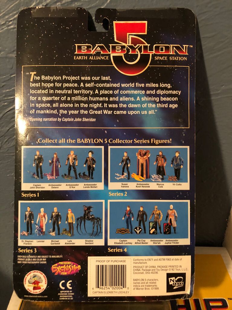 Babylon 5 Captain Elizabeth Lochley - Previews Exclusive action figure collectible [Barcode 696254020040] - Main Image 2