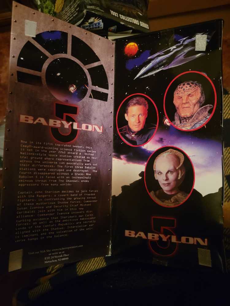 Ambassador G’Kar - Exclusive Premiere (Babylon 5) action figure collectible [Barcode 611385200437] - Main Image 3