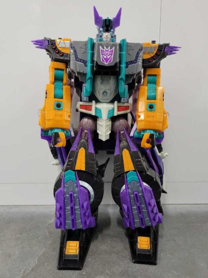Megatron Leader 1st Robot Mode - Hasbro (Cybertron) action figure collectible - Main Image 2