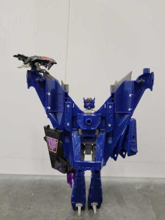 Soundwave With Laserbeak 2nd Robot Mode - Hasbro (Cybertron) action figure collectible - Main Image 4