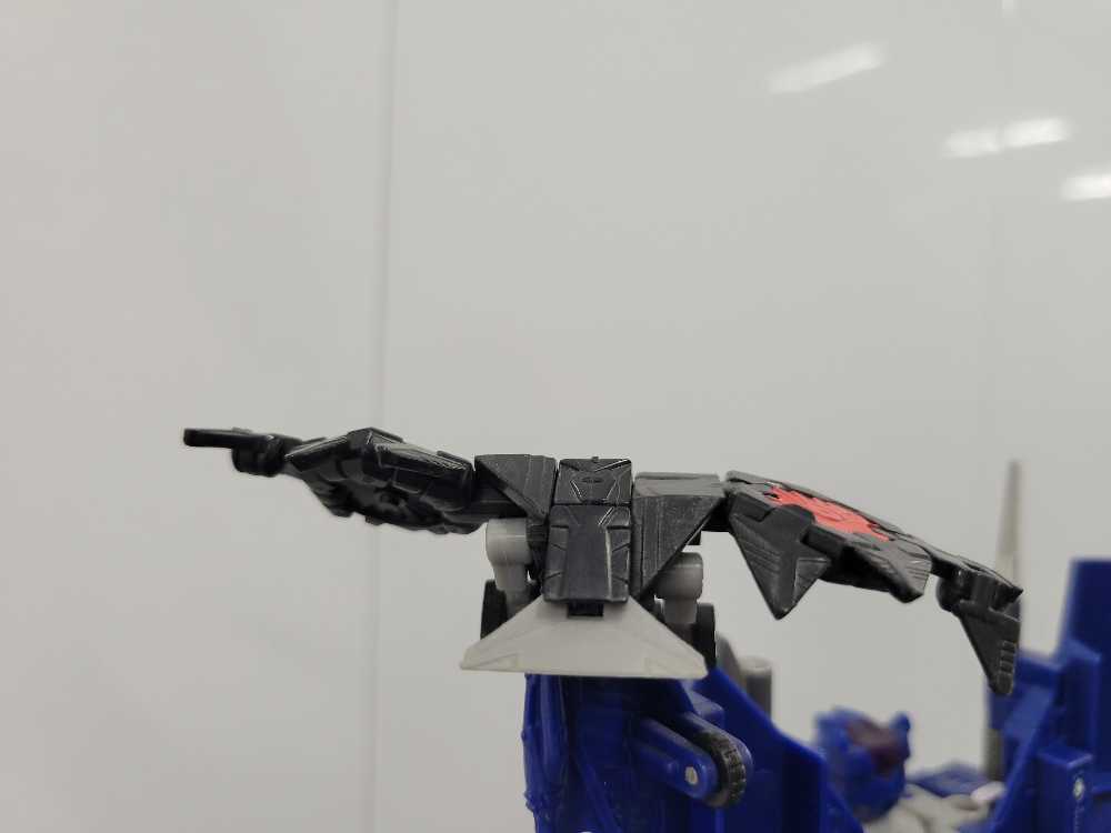 Laserbeak With Soundwave  - Hasbro (Cybertron) action figure collectible - Main Image 3