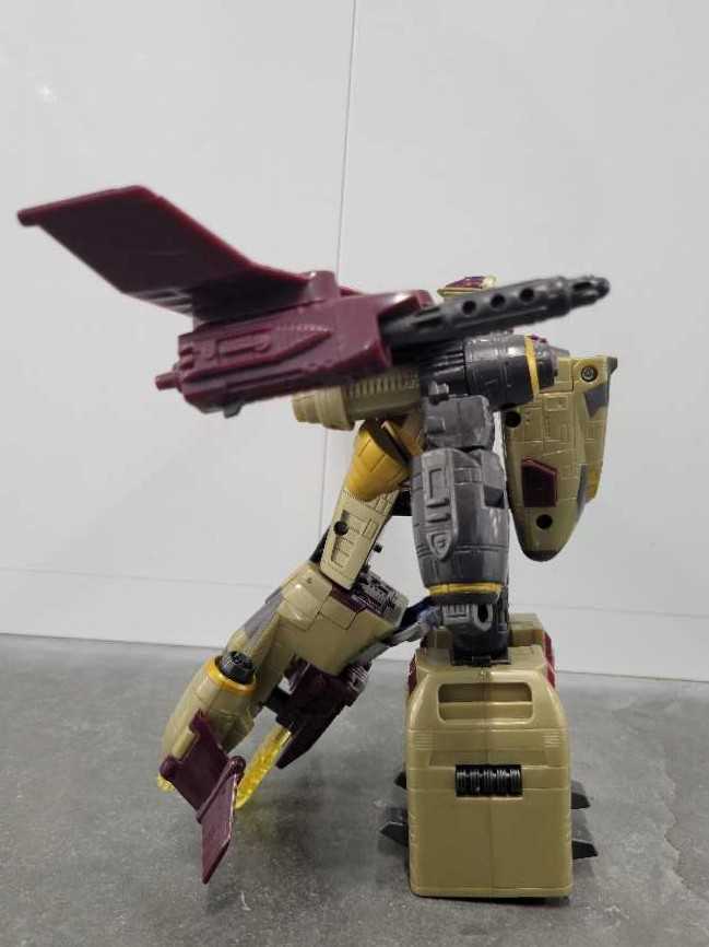 Sky Shadow - Hasbro (Cybertron) action figure collectible - Main Image 3