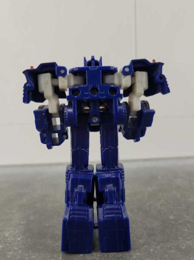 Optimus Prime Legends 4th Robot Mode - Hasbro (Cybertron) action figure collectible - Main Image 3