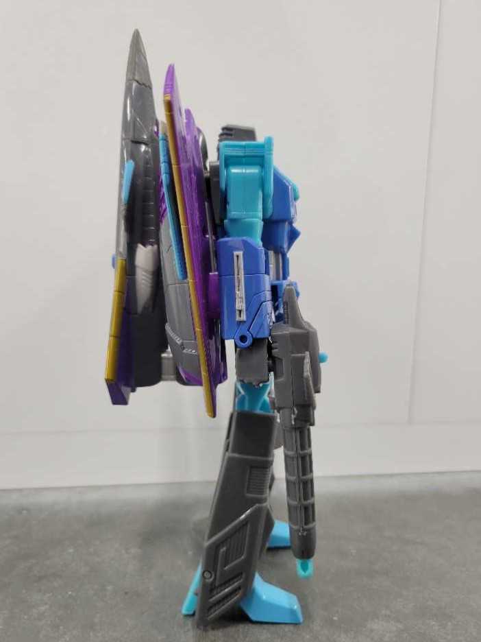 Darkwind Toys"R"Us Robot Mode - Hasbro (Universe 2.0) action figure collectible - Main Image 3