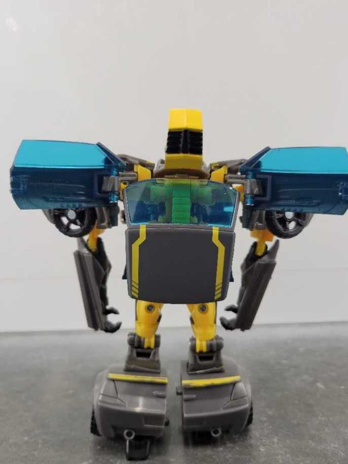 Bumblebee Shadow Strike Missing Yellow Cannons - Hasbro (Prime) action figure collectible - Main Image 4