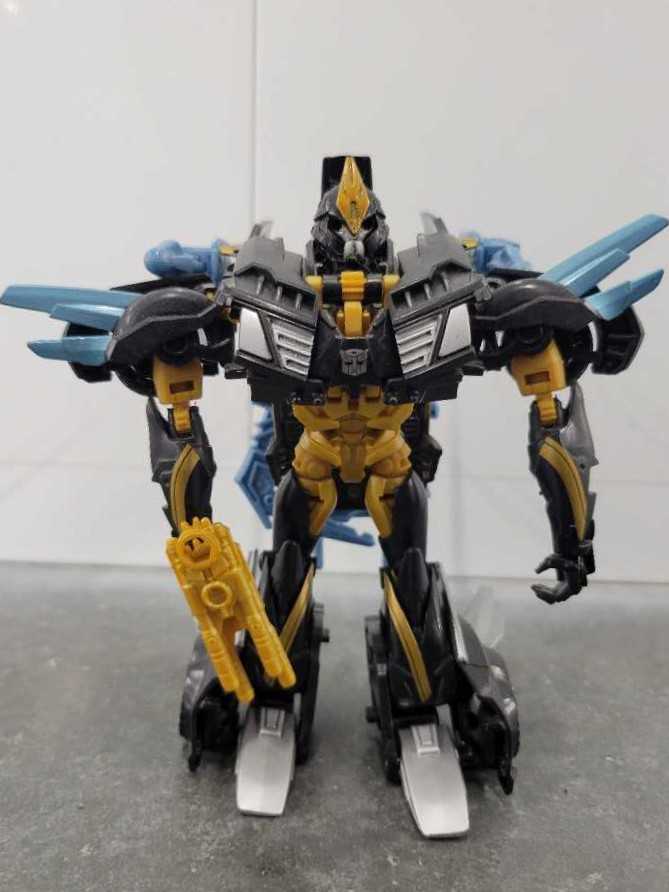 Bumblebee Night Shadow - Hasbro (Prime Beast Hunters) action figure collectible - Main Image 2