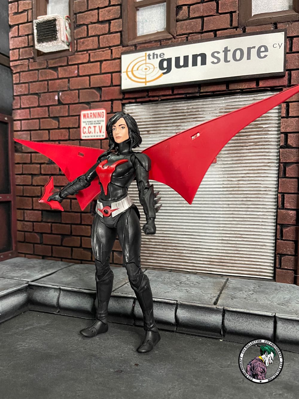 DC Multiverse (2021) (06x19) Batwoman (Unmasked)  - McFarlane Toys (Batman beyond) action figure collectible - Main Image 2
