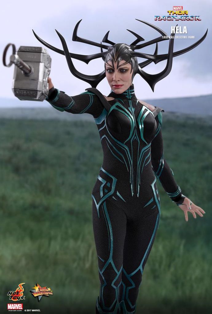 Hela - Hot Toys (Marvel Movies) action figure collectible - Main Image 2