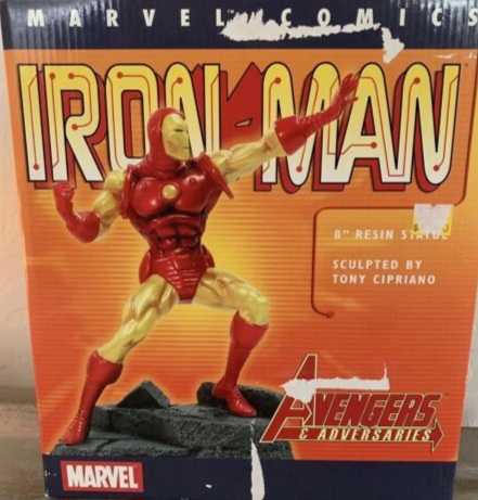 Iron Man - Diamond Select Toys & Collectibles (Avengers & Adversaries resin statues) action figure collectible - Main Image 2