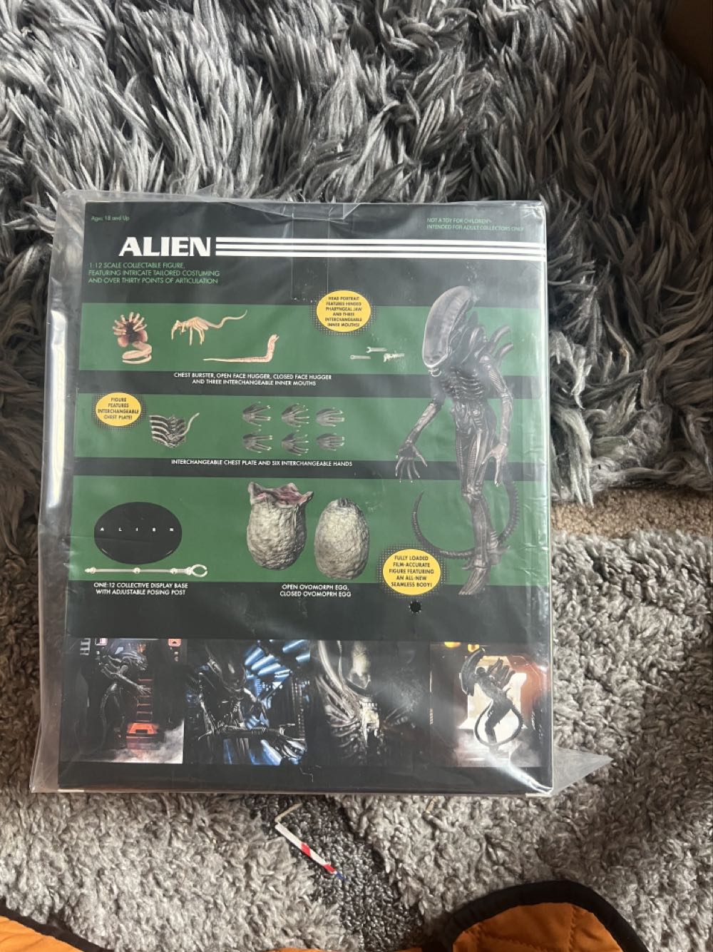 One:12: Alien - Mezco Toyz (Alien) action figure collectible [Barcode 696198761146] - Main Image 2