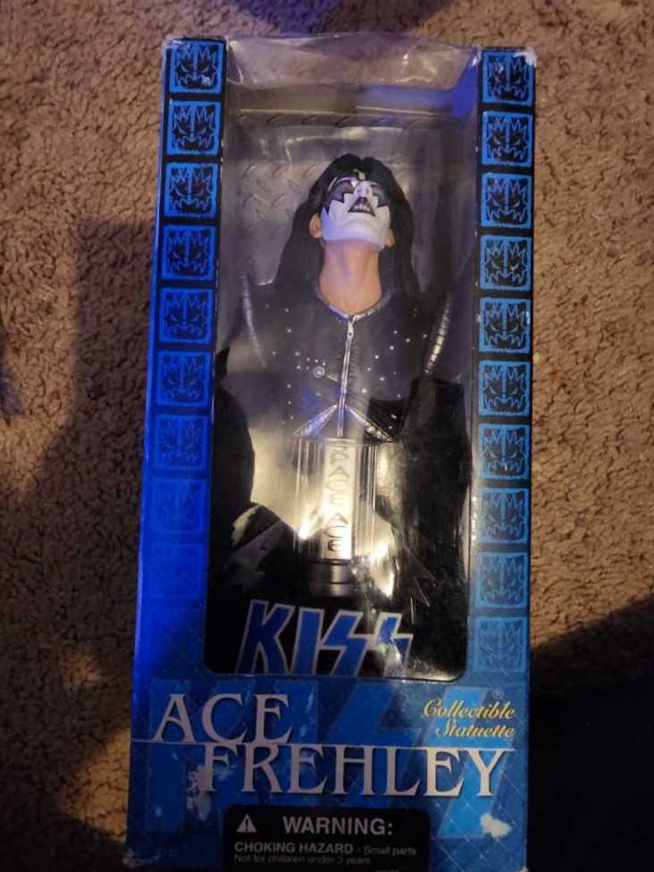 Kiss Mcfarlane Kiss: Ace Frehley Space Ace  (Music, Rock band, KISS, Ace Frehley, Space Ace) action figure collectible [Barcode 787926122640] - Main Image 2