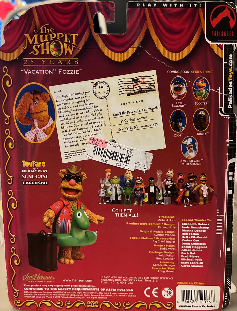 Vacation Fozzie Toyfare Exclusive - Palisades (The Muppet Show) action figure collectible [Barcode 666620120766] - Main Image 2