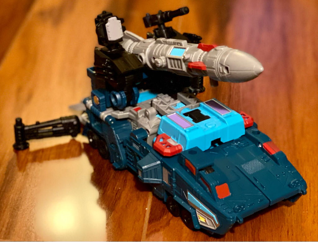 Doubledealer - Hasbro (Transformers War for Cybertron: Earthrise) action figure collectible - Main Image 2