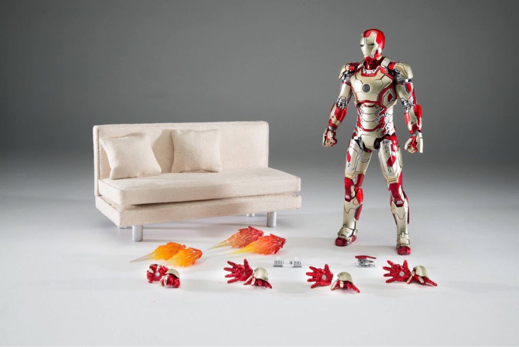 Marvel: Iron-Man 3 - Iron-Man Mark.42 - Comicave Studios (Omni Class) action figure collectible - Main Image 2