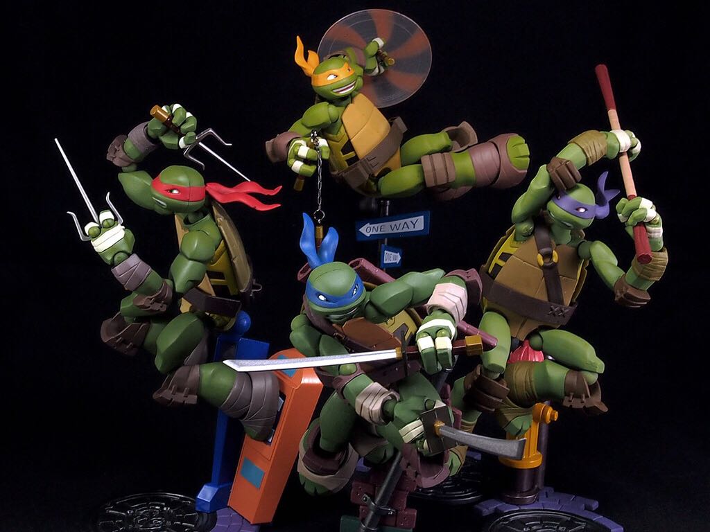 Revoltech: Teenage Mutant Ninja Turtles Adventures - Raphael - Kaiyodo (Legacy of Revoltech) action figure collectible - Main Image 2