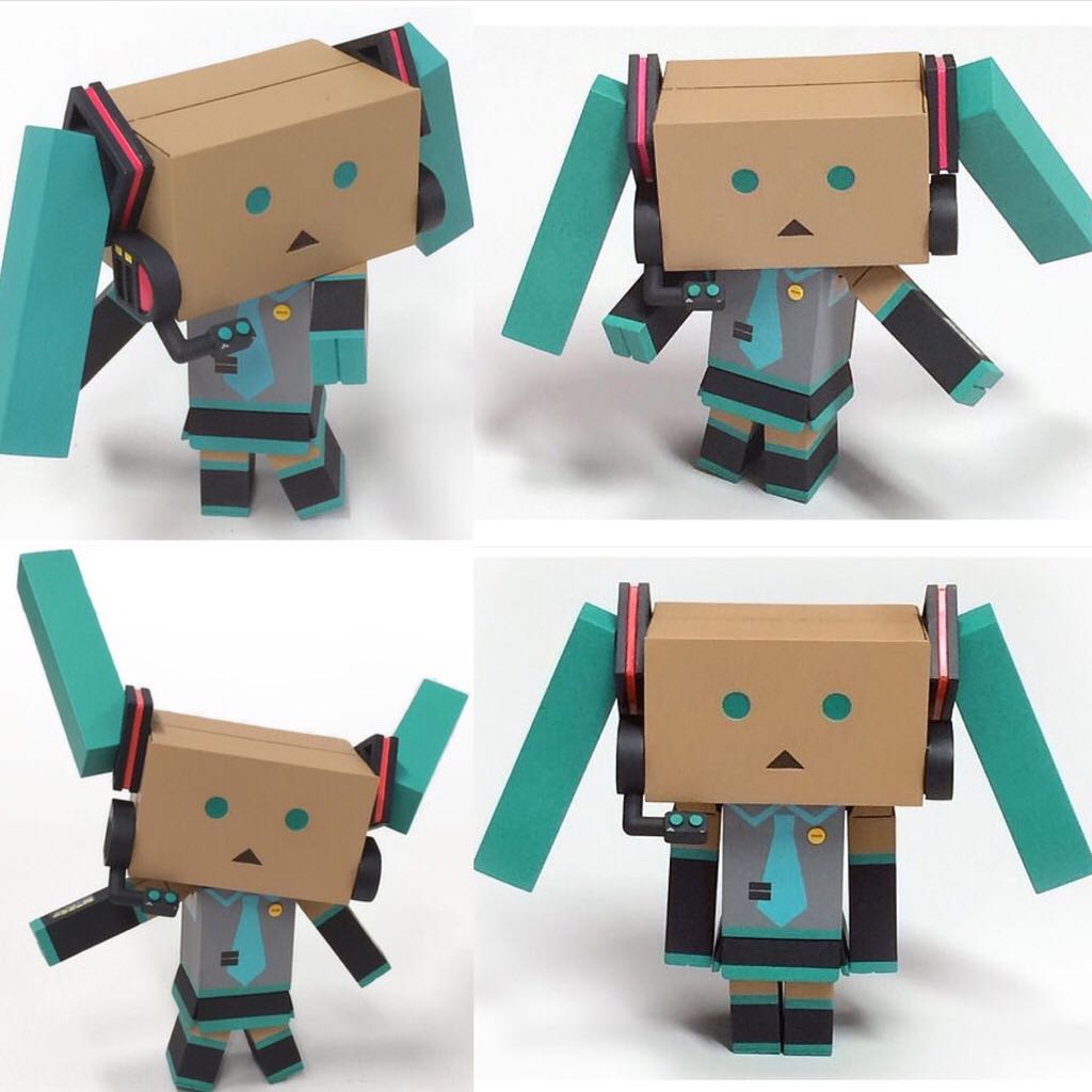Vocaloid: Hatsune Miku (10th Anniversary) - Danboard Ver. - Chara-Ani (Character & Anime) (Piapro) action figure collectible - Main Image 2