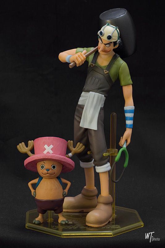 Pictura Santa And Reindeer In Sleigh With Sparkling Crescent Moon In Sky 6 1 4 Inches Tall 3d Pop-up Christmas Card