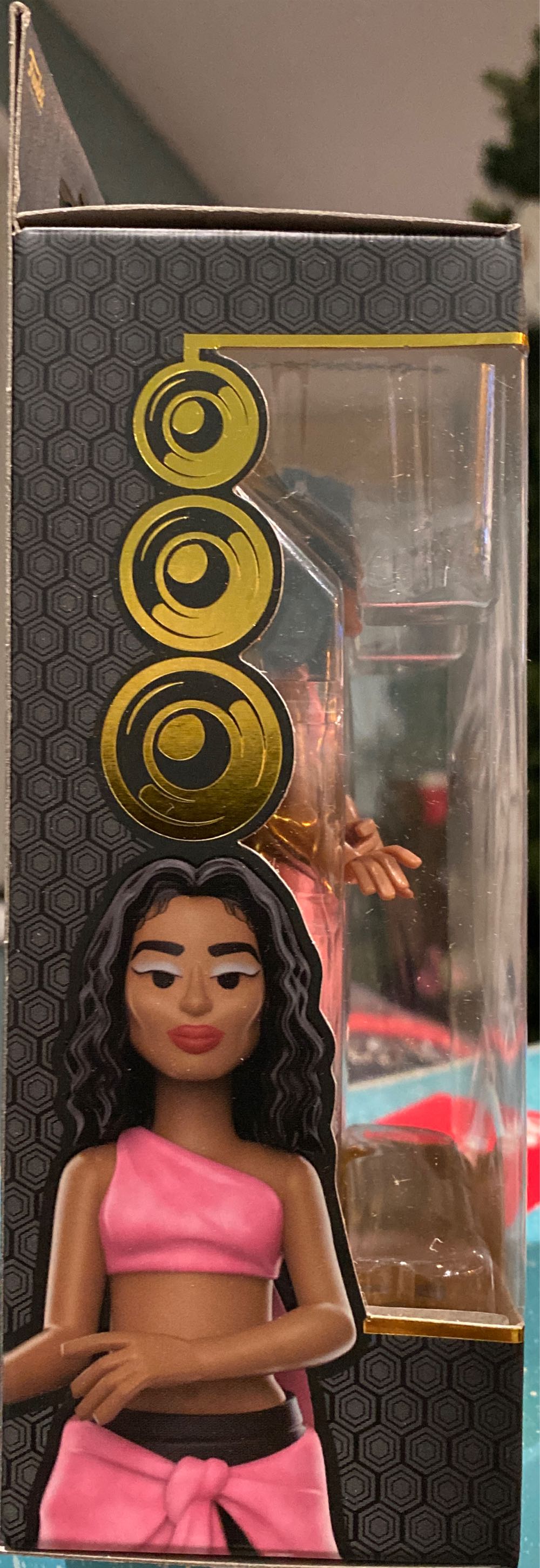 Gold TLC CHILLI Premium Vinyl Figure  action figure collectible [Barcode 16051559] - Main Image 4