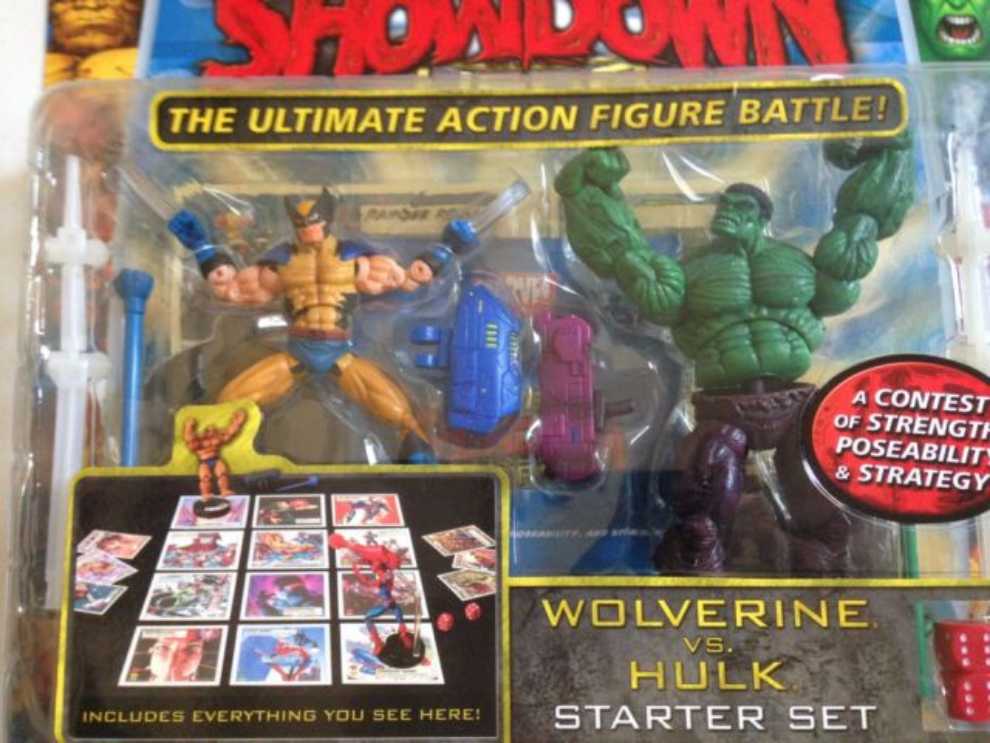 ToyBiz Marvel Legends Showdown 3.75” Wolverine Vs Hulk Starter Set  action figure collectible [Barcode 035112728337] - Main Image 1