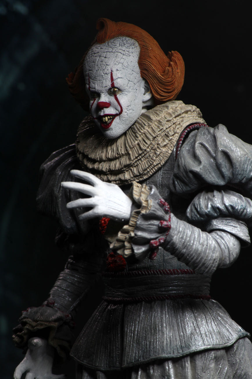 Chapter 2 Pennywise - Neca (IT) action figure collectible - Main Image 3