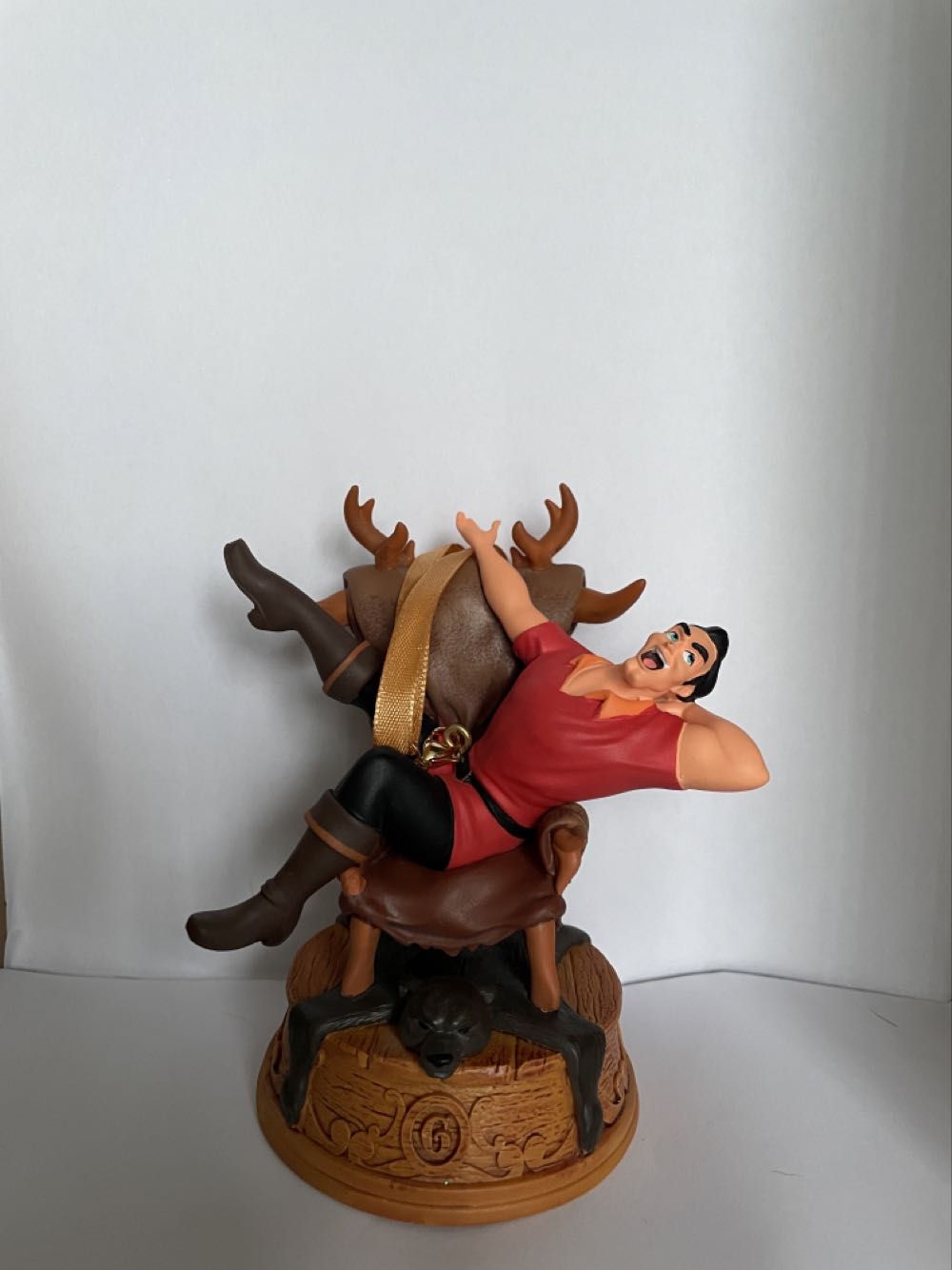 Disney Store Gaston Legume Singing Hanging  action figure collectible [Barcode 465062912683] - Main Image 2