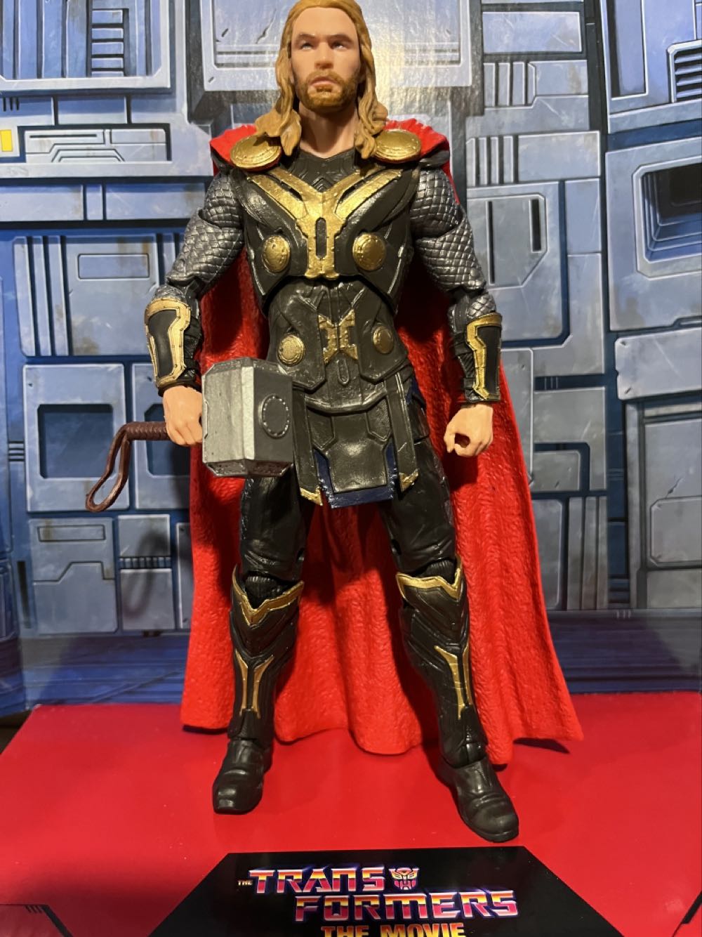 Thor - Hasbro (Marvel Legends: First 10 Years) action figure collectible - Main Image 3